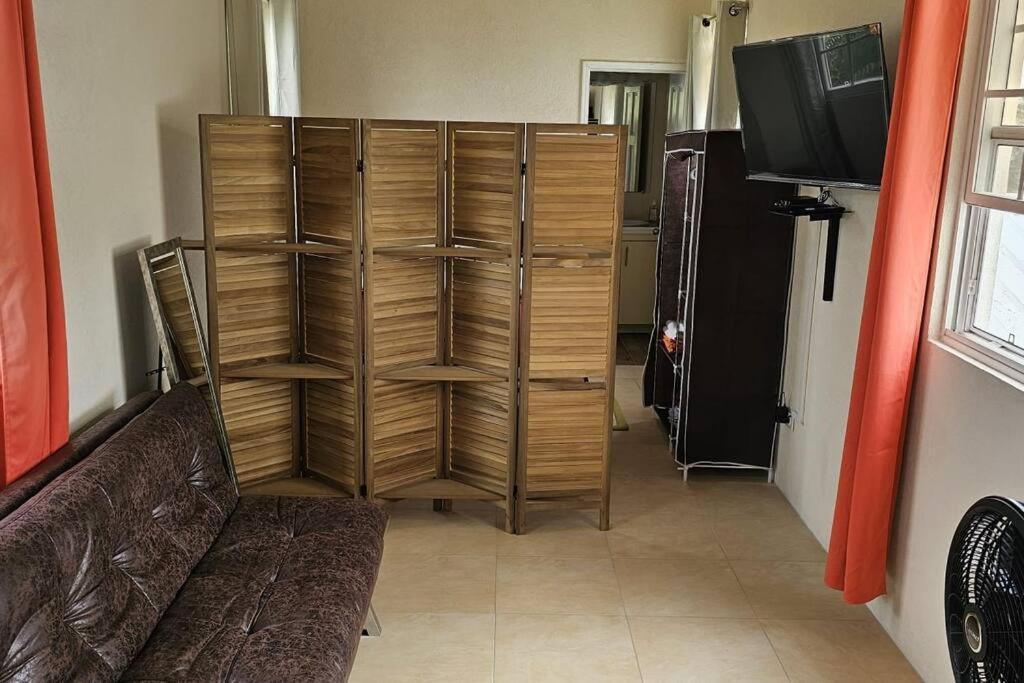 Seclusion Studio Apartment. 세인트 필리프 외부 사진